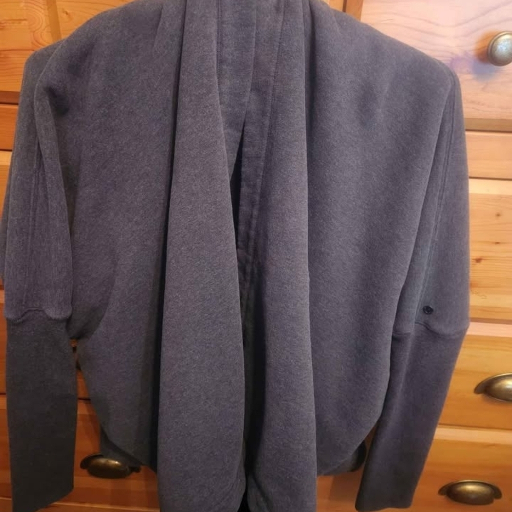 Lululemon Wear It 2 Ways Cardigan Size 4-6